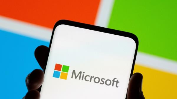 Microsoft Forecasts Spook Investors as Firm Reports Lowest Revenue in Five Years
